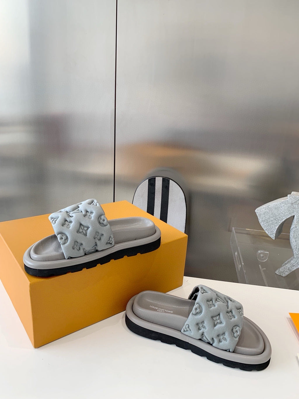 Louis Vuitton Pool Pillow comfort Mules