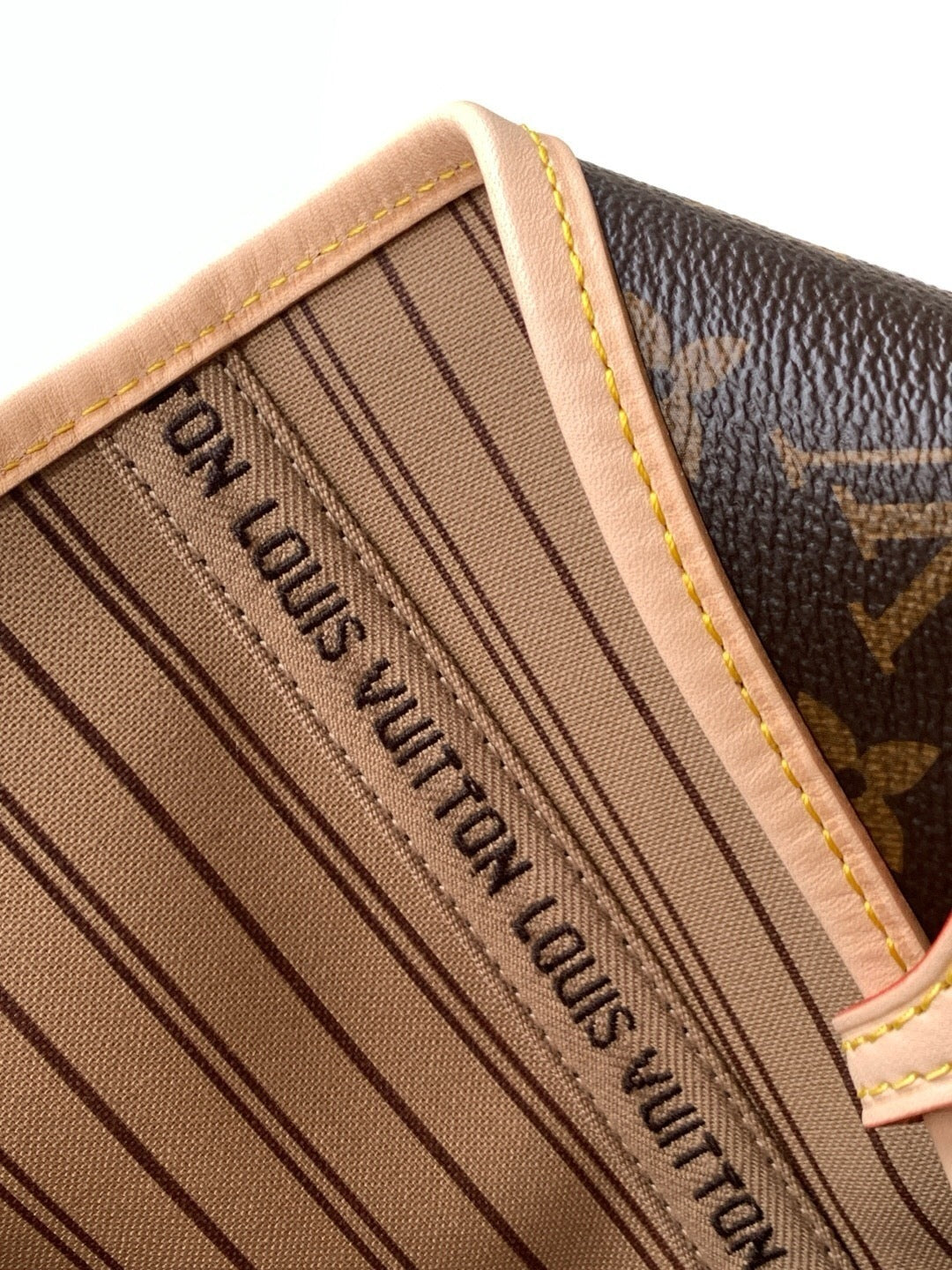 Louis Vuitton Neverfull MM